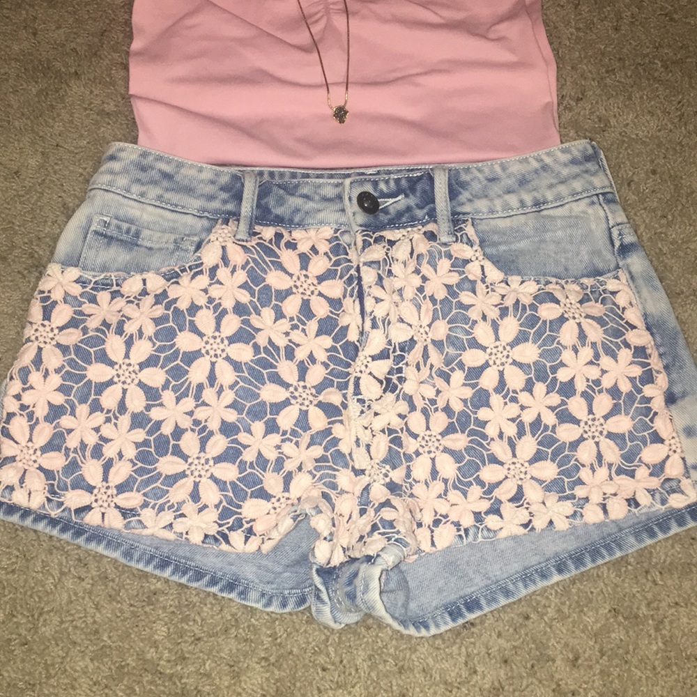 Roxy Shorts - Picture 2 of 4